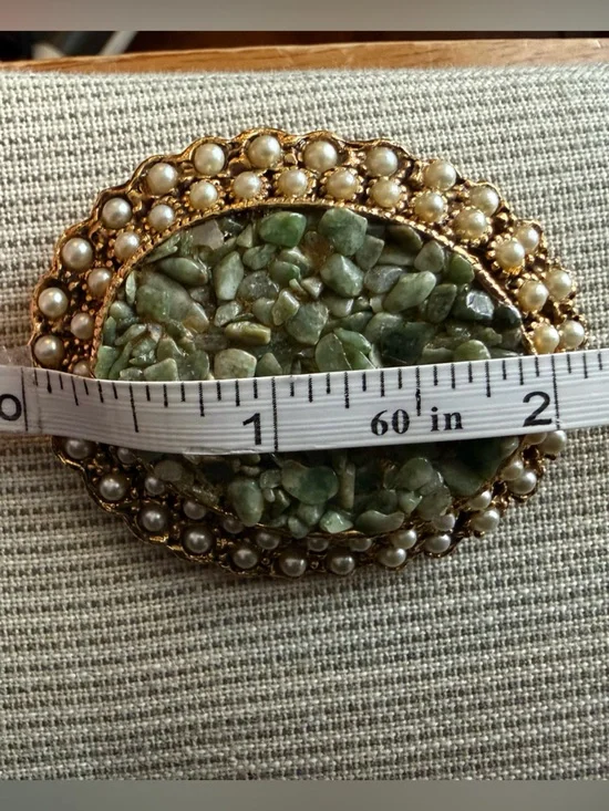 Jade Stone chips Green Gemstone Gold tone Faux Pearl Statement Brooch - Picture 7 of 9